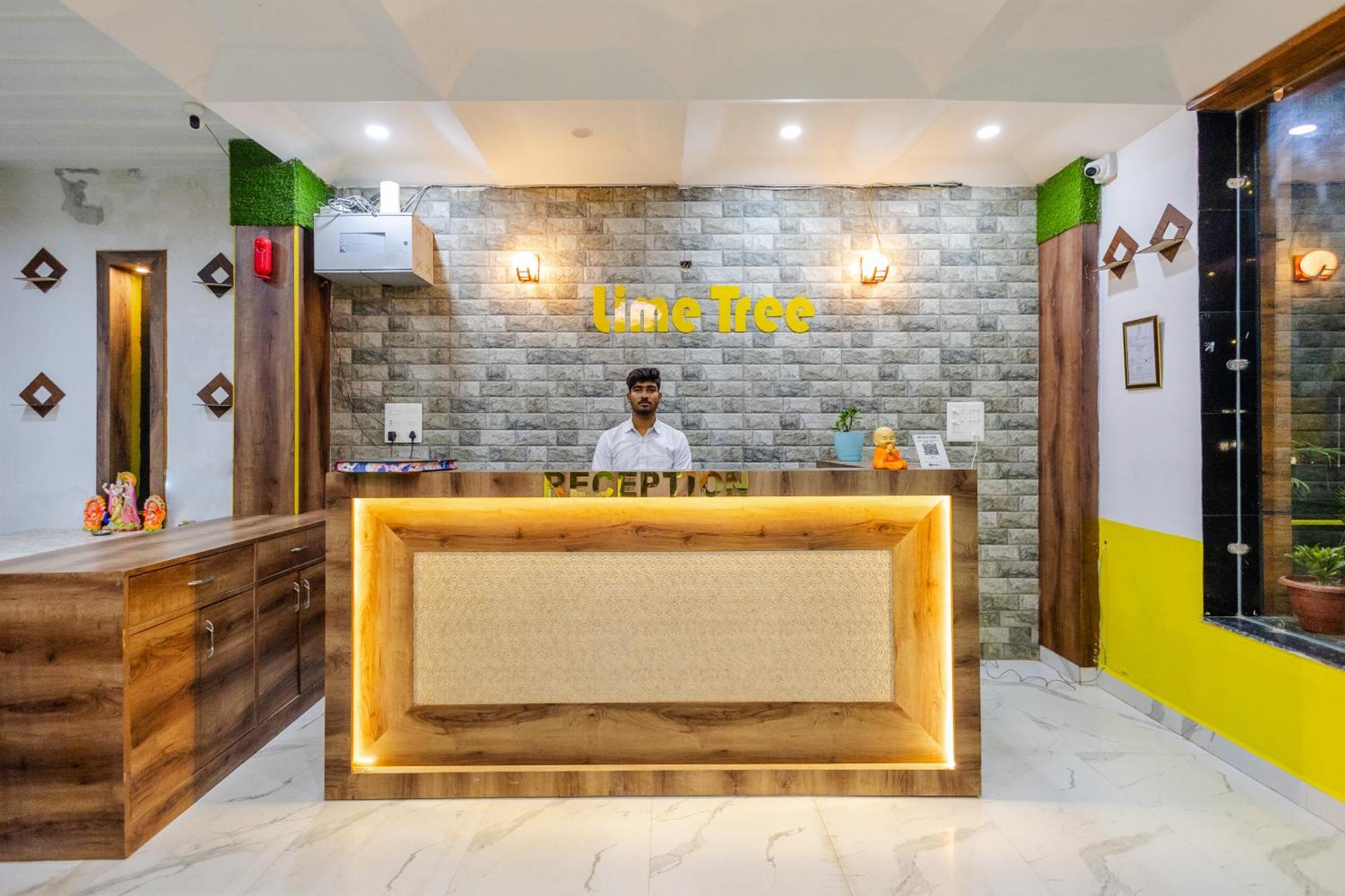 Lime Tree Hotel And Banquet Vrindāvan エクステリア 写真
