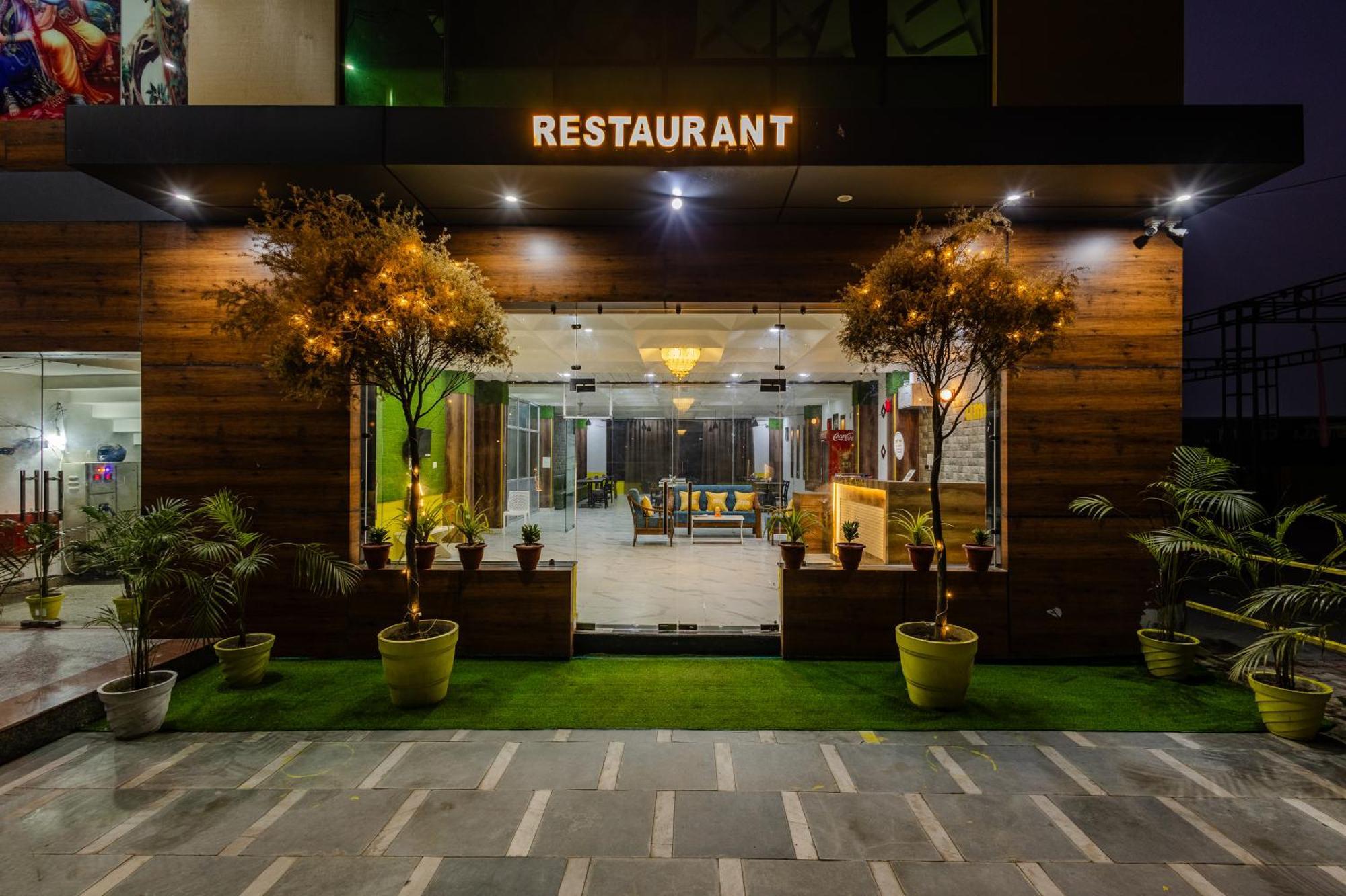 Lime Tree Hotel And Banquet Vrindāvan エクステリア 写真
